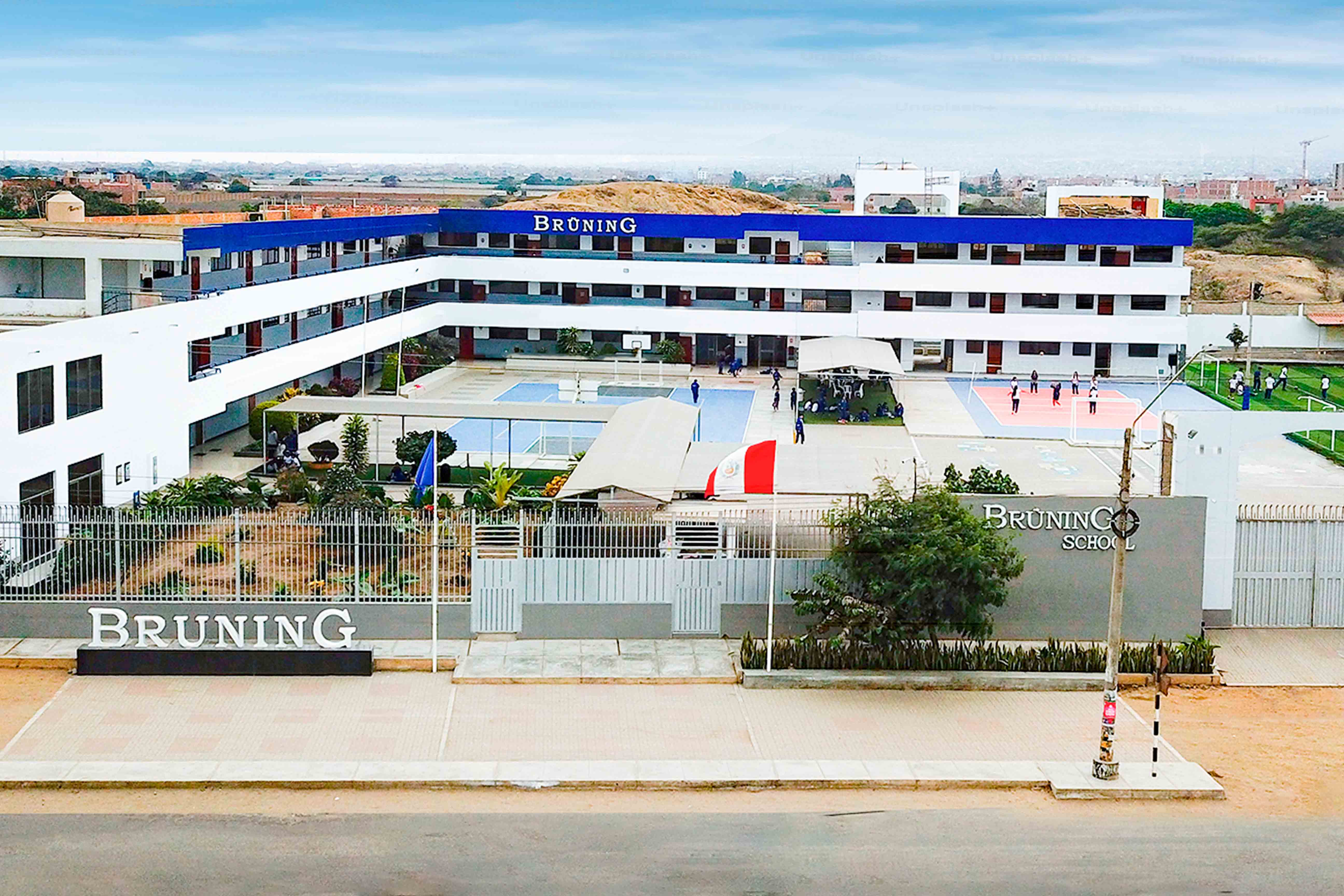 Estudiantes BRÜNING SCHOOL